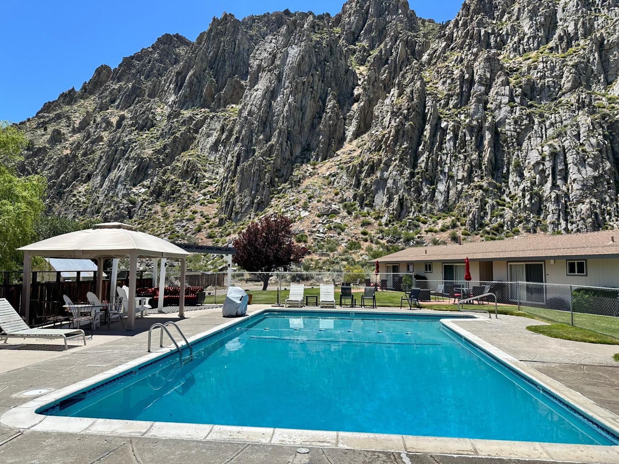 Meadowcliff Lodge Coleville エクステリア 写真