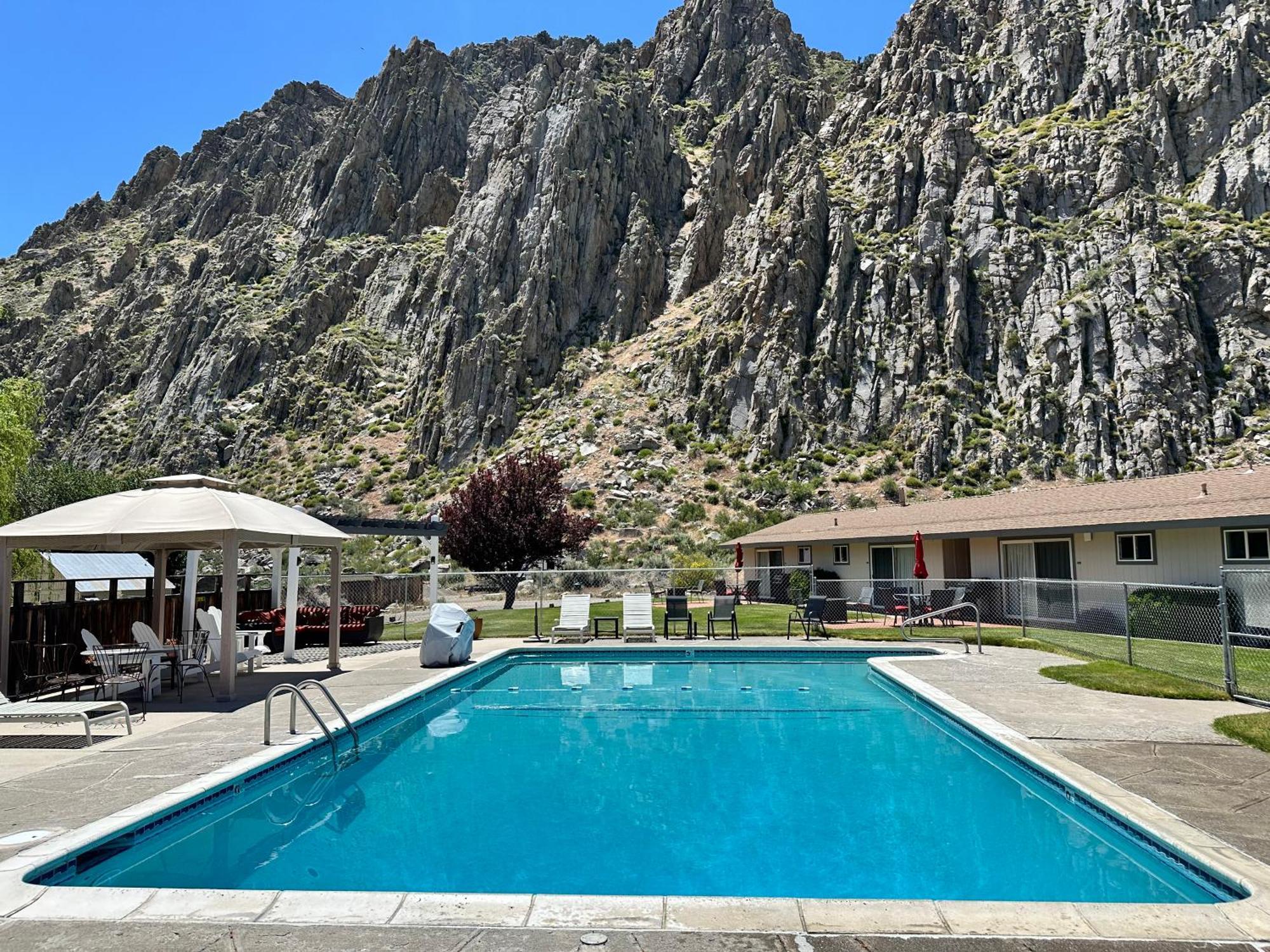 Meadowcliff Lodge Coleville エクステリア 写真