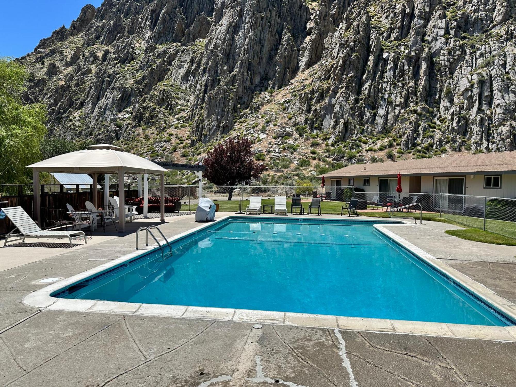 Meadowcliff Lodge Coleville エクステリア 写真