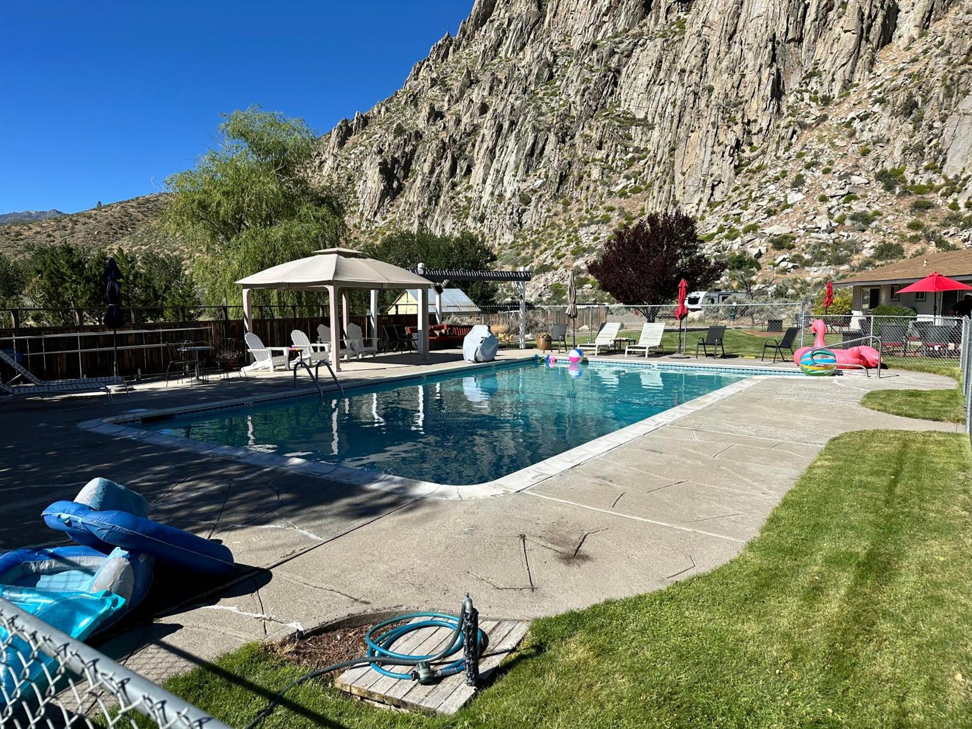 Meadowcliff Lodge Coleville エクステリア 写真